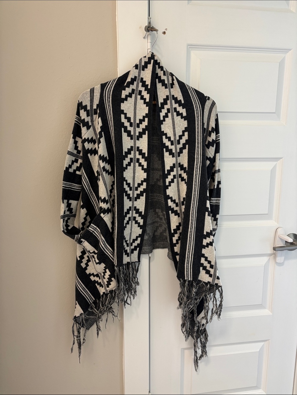 Billabong Boho Western
Cardigan Sweater Small Gray Aztec Tribal Print Fringe XS